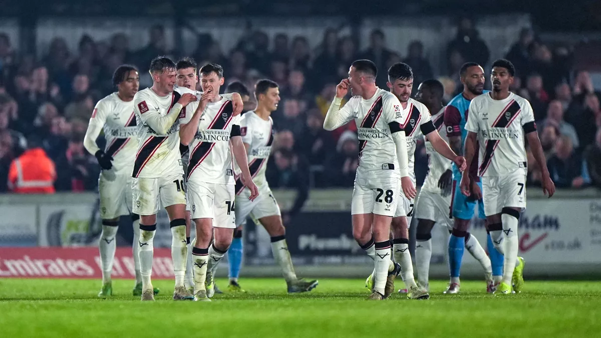 Lincoln comfortably defeat non-league Chesham to advance to FA Cup second round