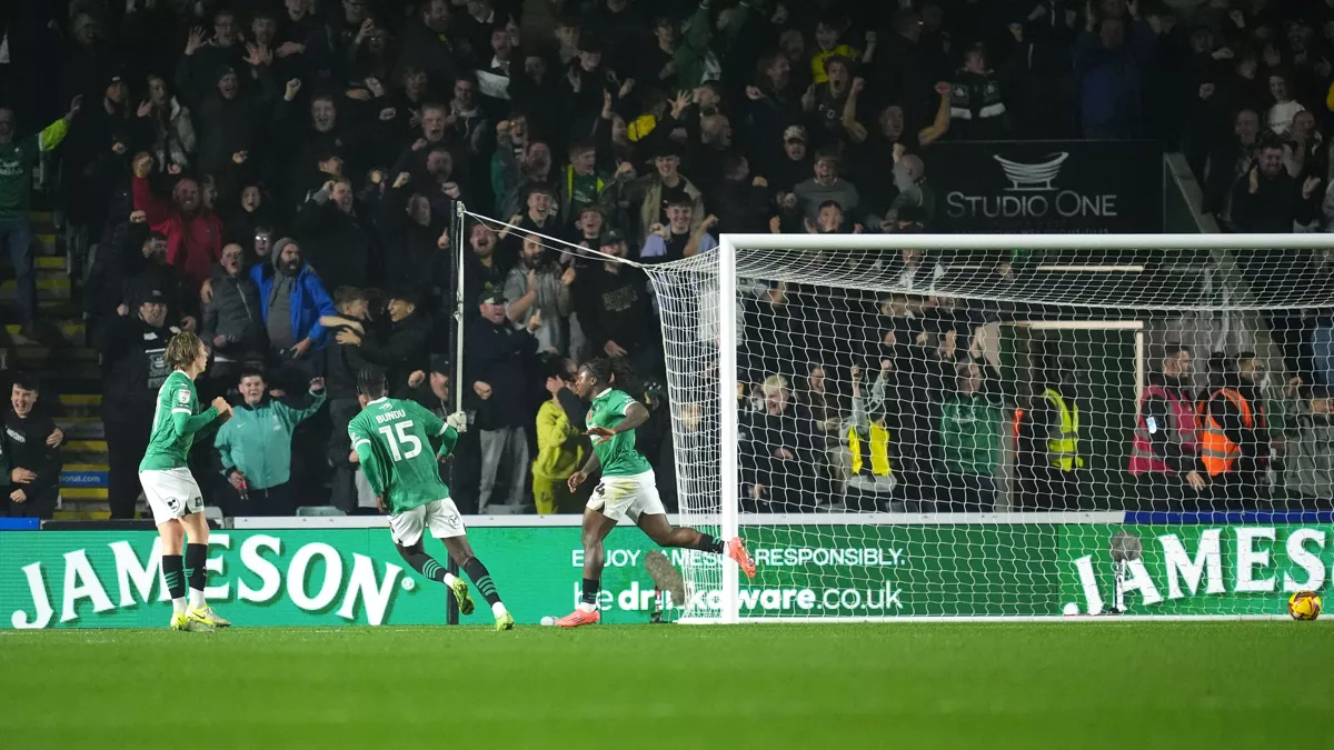 Last-minute goal by Michael Obafemi seals win for Plymouth against Portsmouth