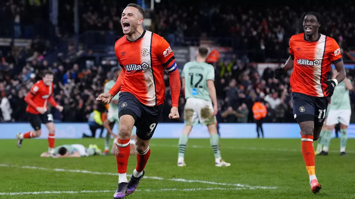 Carlton Morris hits winner as Luton rock Derby with last-gasp fightback