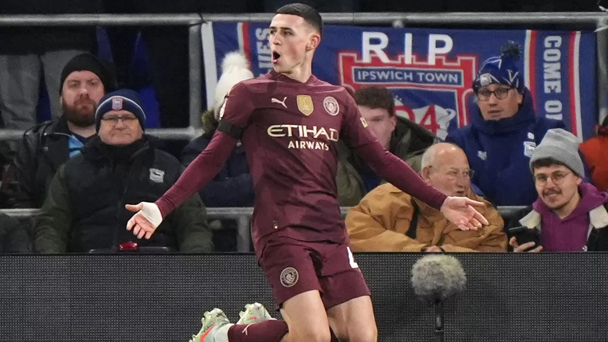 Man City's Phil Foden scores twice in 6-0 victory over Ipswich, propelling them back to top four