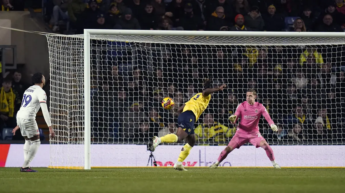 Luton faces another defeat on the road as Oxford come from behind to secure victory