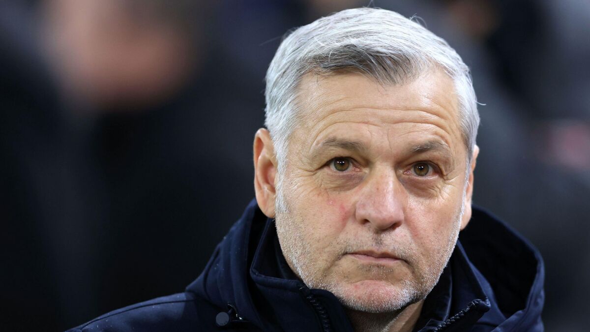 Lille's coach Bruno Genesio prepares his team for a difficult European match against Dortmund.