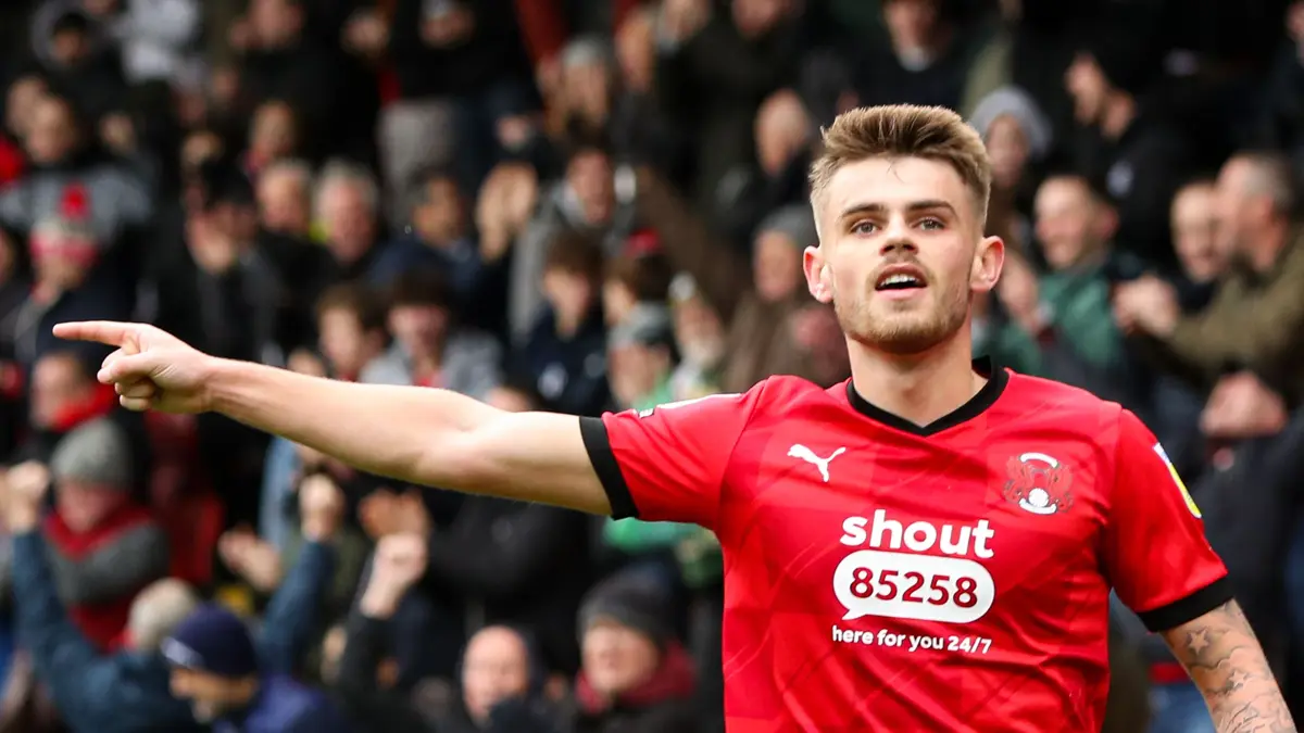 Double strike from Charlie Kelman brings an end to Leyton Orient's losing streak