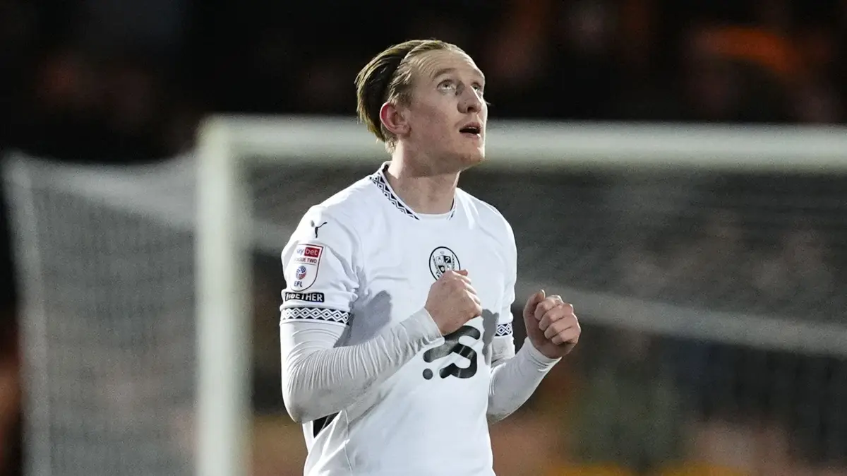 Last-minute goal bolsters Port Vale's chances of promotion