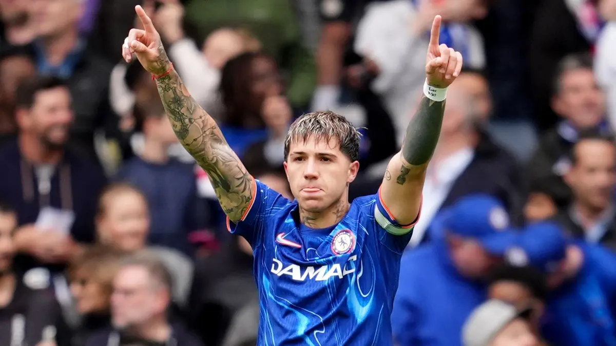 Chelsea defeat uninspired Liverpool to enhance Champions League aspirations