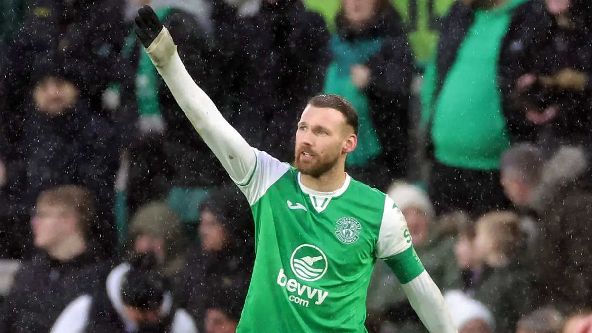 Hibernian boost chances of securing third place by beating Dundee United