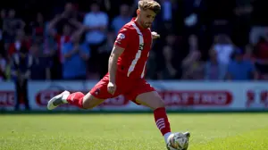 Leyton Orient and Stockport evenly balanced following thrilling draw