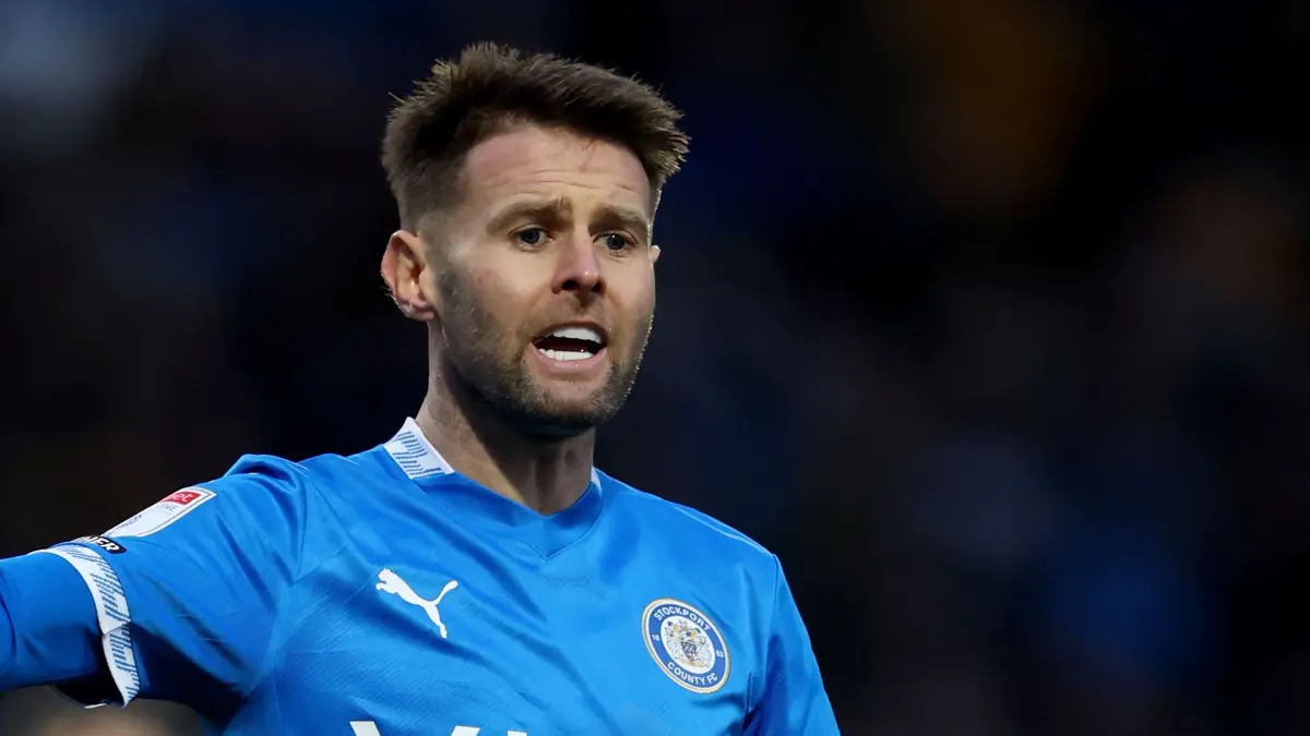 Stockport secures play-off spot by defeating Wycombe, set to play against Leyton Orient