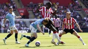 Southampton sets new record after securing unexpected draw against Man City, surpassing Derby’s lowest points total