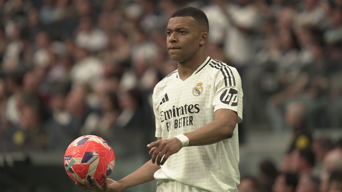 Kylian Mbappe didn't start in the last game, and we're not sure if he's ready to start this time.