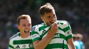Late goal by James Forrest ensures Celtic's unbeaten run continues with a draw