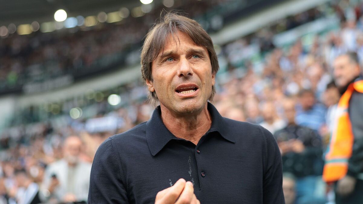 Antonio Conte and Napoli are very close to winning the Serie A championship.