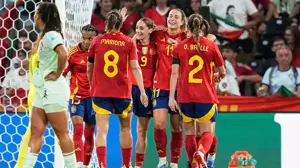Spain cruise to victory against Portugal with homage to Diogo Jota