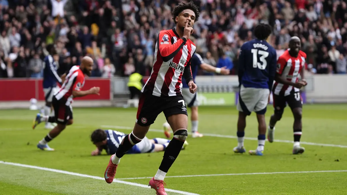 Kevin Schade scores twice to secure victory for Brentford against Manchester United